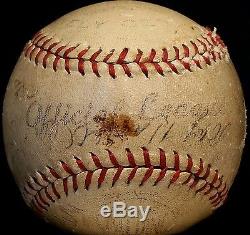 1944 New York Giants Team Signed Baseball ERNIE LOMBARDI JOE MEDWICK HOF vtg