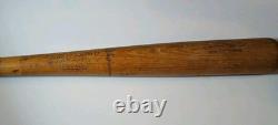 1960s Roberto Clemente Baseball Bat Louisville Slugger Hillerich & Bradsby 125