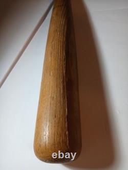 1960s Roberto Clemente Baseball Bat Louisville Slugger Hillerich & Bradsby 125