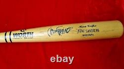 1992-95 RYNE SANDBERG Game Issue SIGNED non used BAT Chicago Cubs HOF vtg 90s 1992-95 RYNE SANDBERG Game Issue SIGNED non used BAT Chicago Cubs HOF vtg 90s