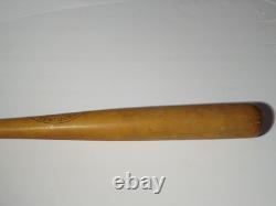 33 Old 1960s Roy White Baseball Bat Louisville Slugger Hillerich & Bradsby 180