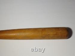 33 Old 1960s Roy White Baseball Bat Louisville Slugger Hillerich & Bradsby 180