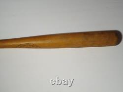 33 Old 1960s Roy White Baseball Bat Louisville Slugger Hillerich & Bradsby 180