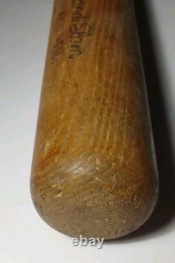 33 Old 1960s Roy White Baseball Bat Louisville Slugger Hillerich & Bradsby 180