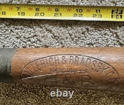 35 Joe DiMaggio H&B #14 1930's / 40's Era Baseball Wood Ball Bat Crack Vintage 35 Joe DiMaggio H&B #14 1930's / 40's Era Baseball Wood Ball Bat Crack Vintage