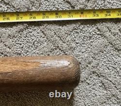 35 Joe DiMaggio H&B #14 1930's / 40's Era Baseball Wood Ball Bat Crack Vintage 35 Joe DiMaggio H&B #14 1930's / 40's Era Baseball Wood Ball Bat Crack Vintage