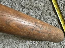 35 Joe DiMaggio H&B #14 1930's / 40's Era Baseball Wood Ball Bat Crack Vintage 35 Joe DiMaggio H&B #14 1930's / 40's Era Baseball Wood Ball Bat Crack Vintage