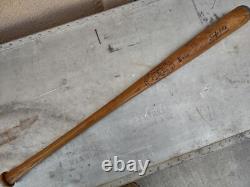 40's Vintage Hillerich & Bradsby Co No 14 Safe Hit BABE RUTH MODEL Baseball Bat 40's Vintage Hillerich & Bradsby Co No 14 Safe Hit BABE RUTH MODEL Baseball Bat