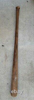 AJ Reach brand vintage baseball bat NO. 10 M (circa 1933-1945)