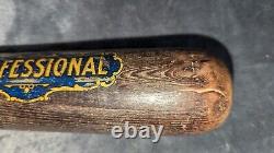 Antique Hillerich & Bradsby, Burnt Oil Finish PROFESSIONAL Decal Bat No. 16