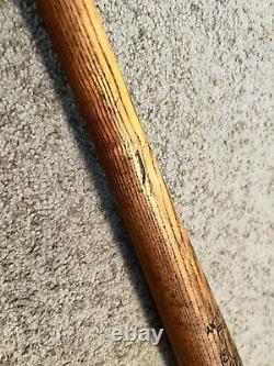 Antique Vtg 1920s Louisville Bat Co. No. 19 Decal Baseball Bat 34 Louisville KY