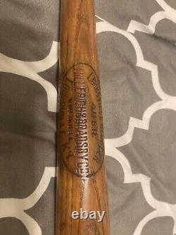 Babe Ruth 1920's 40 BR 35 Bat, No Inch Marks, Cracked Name Plate. Stunning Bat