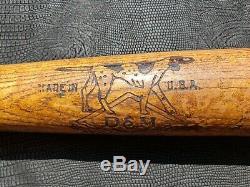 D & M Vintage Dog Pointer Baseball Bat