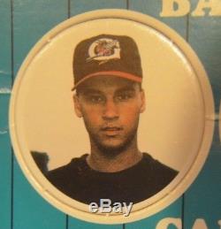 EXTREMELY RARE! DEREK JETER BATS CAPS Playing Card, Vintage