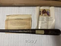 HANK AARON Magnavox No 715 Home Run Atlanta Braves Rare Commemorative Bat with Box