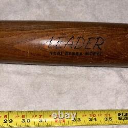 Hillerich And Bradsby No 9 Leader Yogi Berra Model Genuine Authentic Rare Bat