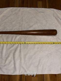 Hillerich And Bradsby No 9 Leader Yogi Berra Model Genuine Authentic Rare Bat