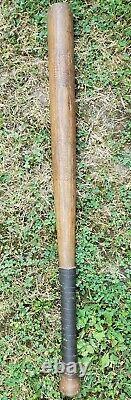 LOUISVILLE SLUGGER J. F Hillerich & Son Co. 125 Oil Tempered Vintage