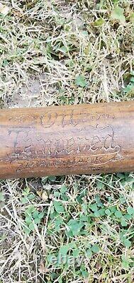 LOUISVILLE SLUGGER J. F Hillerich & Son Co. 125 Oil Tempered Vintage