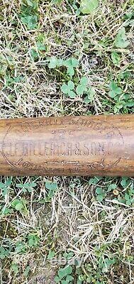 LOUISVILLE SLUGGER J. F Hillerich & Son Co. 125 Oil Tempered Vintage