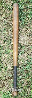 LOUISVILLE SLUGGER J. F Hillerich & Son Co. 125 Oil Tempered Vintage