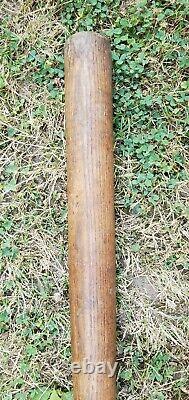 LOUISVILLE SLUGGER J. F Hillerich & Son Co. 125 Oil Tempered Vintage