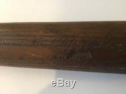Lefty Odoul Bat. Late 20s or early 30s. Louisville Slugger. Vintage and R