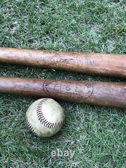 Lot 2 Vintage Antique Wooden Baseball Bats Louisville Slugger Hillerich Bradsby Lot 2 Vintage Antique Wooden Baseball Bats Louisville Slugger Hillerich Bradsby