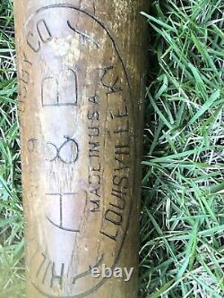 Lot 2 Vintage Antique Wooden Baseball Bats Louisville Slugger Hillerich Bradsby Lot 2 Vintage Antique Wooden Baseball Bats Louisville Slugger Hillerich Bradsby
