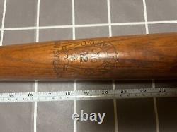 Louisville Bat Co. Antique No. 12 Vintage Baseball Bat 34 inches Louisville KY