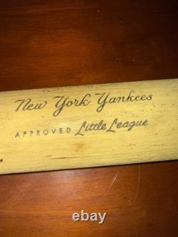 Louisville Pro Little League New York Yankees Bat Rare Vintage JOE PEPITONE