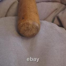 Louisville Slugger Leader Ted Kluszewski Vintage Wooden Baseball Bat No. 9