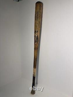 Louisville slugger Vintage Baseball Bat Signed