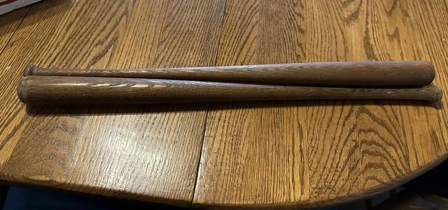 Pair Of Vintage Wooden 22 Baseball Bats Louisville Slugger 25 Brooks Robinson