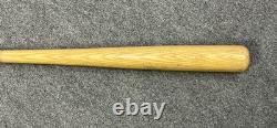 Tommy Davis Vintage H&B 1973-75 Game Used Bat. Un Cracked. Very Nice