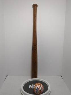 VINTAGE BASEBALL H & B Crackerjack Model Bat And Cracker Jack Ball VINTAGE BASEBALL H & B Crackerjack Model Bat And Cracker Jack Ball