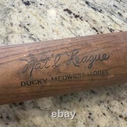 VTG Hillerich & Bradsby Co No 6 Ducky Medics Model Wooden Bat Old Repair 35