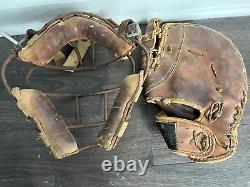 Vintage 1900s Baseball Catchers Cage Mask withLeather Pads & vintage Wilson Mitt