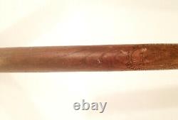 Vintage 1916 -1923 Hillerich Bradsby Playground Center Oval Baseball Bat