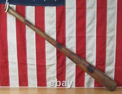 Vintage 1920s Hillerich & Bradsby'Champion' Wood Baseball Bat No. 8 Model 33 Vintage 1920s Hillerich & Bradsby'Champion' Wood Baseball Bat No. 8 Model 33