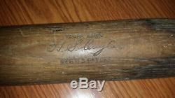 Vintage 1930's Kiki Cuyler Louisville Slugger Baseball Bat 40HC 34