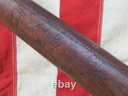 Vintage 1930s Hillerich & Bradsby Co.'League' Wood Baseball Bat No. 7 Model 35 Vintage 1930s Hillerich & Bradsby Co.'League' Wood Baseball Bat No. 7 Model 35