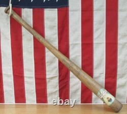 Vintage 1950s Louisville Slugger Baseball Bat Decal HOF Joe DiMaggio 30 Yankees Vintage 1950s Louisville Slugger Baseball Bat Decal HOF Joe DiMaggio 30 Yankees