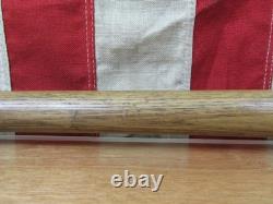 Vintage 1950s Louisville Slugger Baseball Bat Decal HOF Joe DiMaggio 30 Yankees Vintage 1950s Louisville Slugger Baseball Bat Decal HOF Joe DiMaggio 30 Yankees