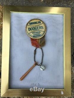 Vintage 1953 NL CHAMPION Brooklyn Dodgers Pin with Original Gold Chain Bat & Ball