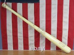 Vintage 1960s Hillerich & Bradsby Co. Wood Baseball Bat HOF Roberto Clemente 34