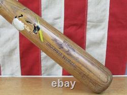 Vintage 1960s Louisville Slugger Baseball Bat Decal HOF Mickey Mantle 32 Yankee Vintage 1960s Louisville Slugger Baseball Bat Decal HOF Mickey Mantle 32 Yankee