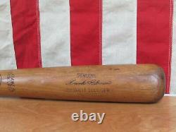 Vintage 1960s Louisville Slugger Wood Baseball Bat HOF Frank Robinson Model 33