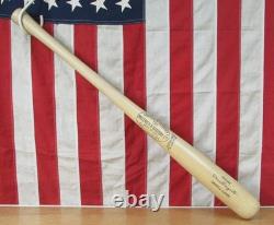 Vintage 1970s Louisville Slugger Wood Baseball Bat Manny Sanguillen Model 32 Vintage 1970s Louisville Slugger Wood Baseball Bat Manny Sanguillen Model 32