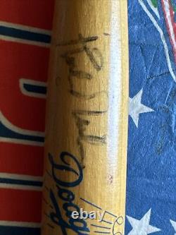 Vintage 1988 World Series /Dodgers 18 Mini Wooden Baseball MLB Bat Signed